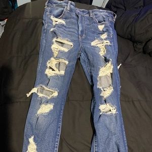 High waisted American Eagle Ripped Jeans sz 14